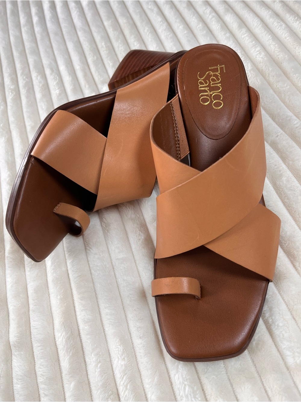 Franco Sarto Safia Camel Leather Cross-Strap Toe-Ring Block Heel Sandal Size 9